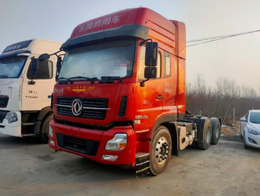 Il trattore utilizzato 420hp del camion ha utilizzato la testa 6*4 50tons del trattore da vendere il camion del trattore