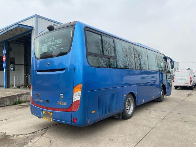 La vettura utilizzata Bus 37 sedili Yutong Zk6888 trasporta e prepara la guida a destra del bus