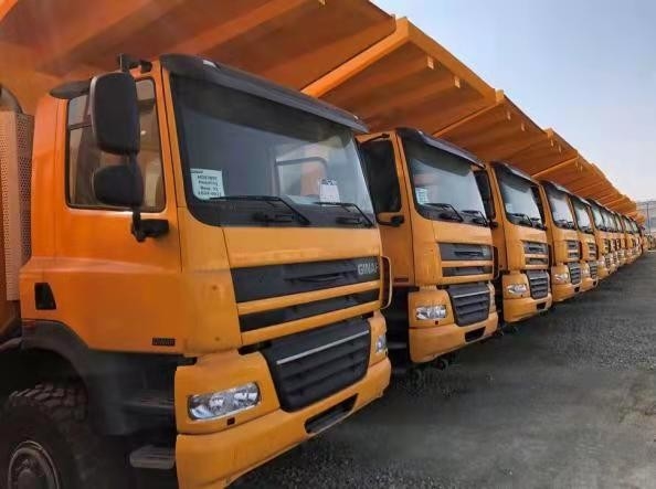 60 tonnellate hanno utilizzato il camion di seconda mano dell'autocarro con cassone ribaltabile di GINAF 10*6 da vendere