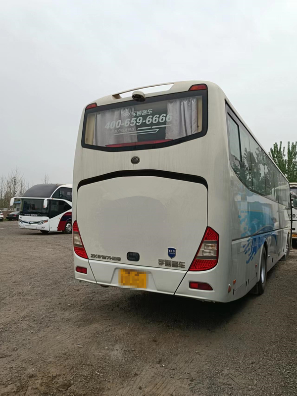 2015 anni 65 Seater hanno utilizzato il bus ZK6127 di Yutong hanno usato la guida a destra del motore della parte posteriore del bus 310kw del passeggero