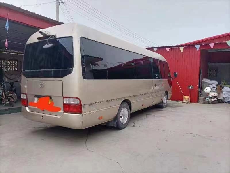 2013 il bus del sottobicchiere utilizzato di anno 30 sedili ha usato Mini Bus Toyota Coaster Bus con il motore diesel 15B