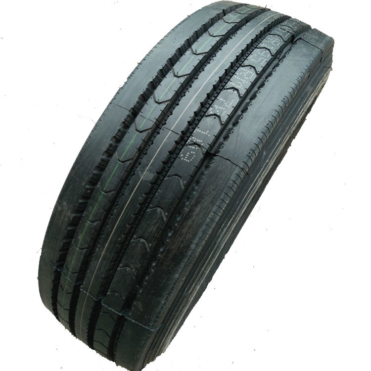 Il camion cinese del fornitore 315/70r22.5 385/65r22.5 della gomma radiale stanca le gomme del bus con il prezzo economico
