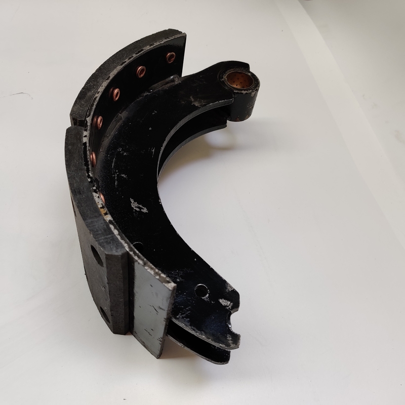 Pezzo di ricambio Alex Brake Shoe With Linings posteriore del camion di alta qualità per il camion pesante