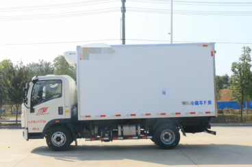 Il carico usato trasporta la marca su autocarro di Dirve HOWO della mano sinistra del modo dell'azionamento del camion refrigerato 4×2 del ³ di capacità di carico 10m