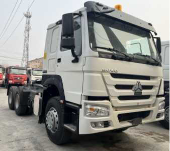 Il modello bianco usato Weichai Engine 430hp 12 dell'azionamento di colore 6×4 dei camion diesel innesta il trattore standard di Howo della cabina
