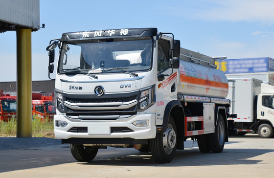 Vendita di camion petrolifero Kenya Dongfeng 4*2 Chassis 8,5 cubic Tanker Yuchai Motore 165 hp
