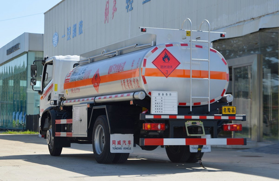 Vendita di camion petrolifero Kenya Dongfeng 4*2 Chassis 8,5 cubic Tanker Yuchai Motore 165 hp