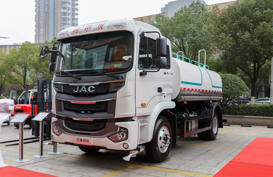 Sprinkler Cisterna idrica Camion JAC 4×2 monoasse Motore diesel da 200 CV Cisterna da 10 cubi