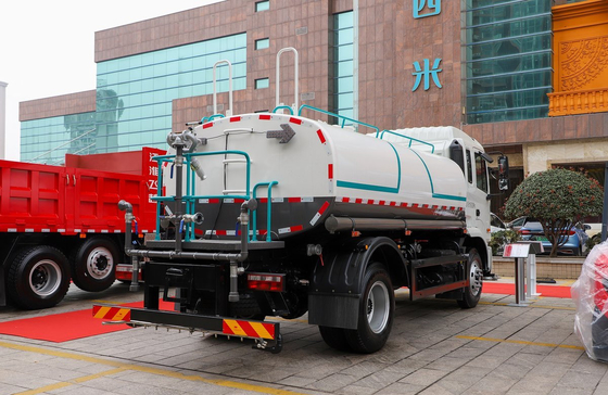 Sprinkler Cisterna idrica Camion JAC 4×2 monoasse Motore diesel da 200 CV Cisterna da 10 cubi
