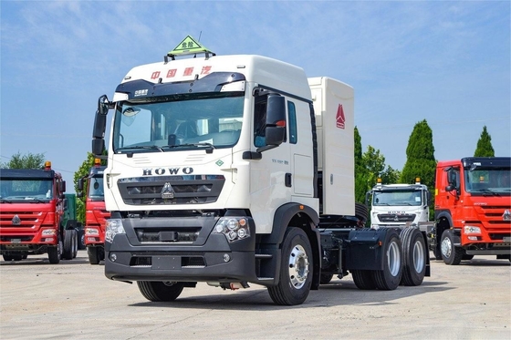 HOWO Camion pesante 460HP 6X4 GNC merci pericolose trattore nazionale VI 8 ruote posteriori